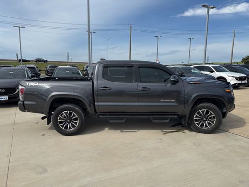 Used 2023 Toyota Tacoma TRD Sport w/ Technology Package RWD image 7