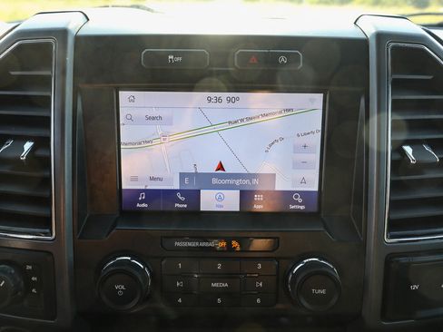 Used 2020 Ford F150 XLT w/ Equipment Group 302A Luxury AWD/4WD image 17