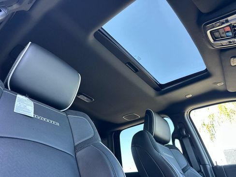 New 2026 RAM 2500 Laramie AWD/4WD image 15