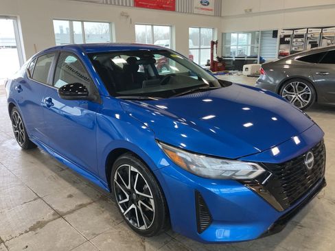 Used 2025 Nissan Sentra SR image 3