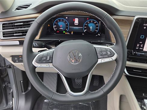 New 2026 Volkswagen Atlas SE FWD image 16