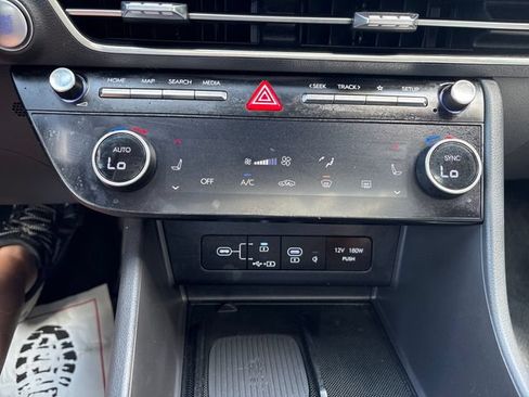 Used 2024 Hyundai Sonata SEL w/ Convenience Package FWD image 18
