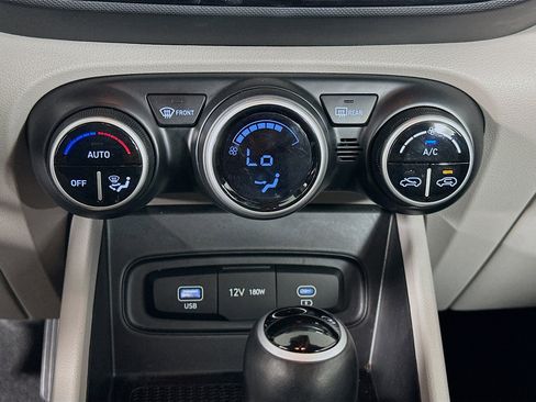 Used 2025 Hyundai Venue SEL FWD image 23