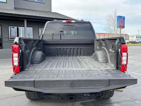 Used 2022 Ford F250 XLT w/ Black Appearance Package image 6