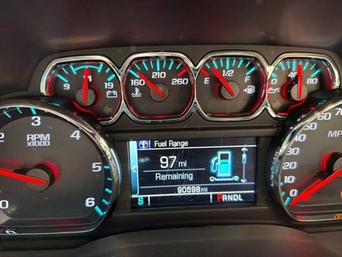 Used 2020 Chevrolet Suburban Premier image 16