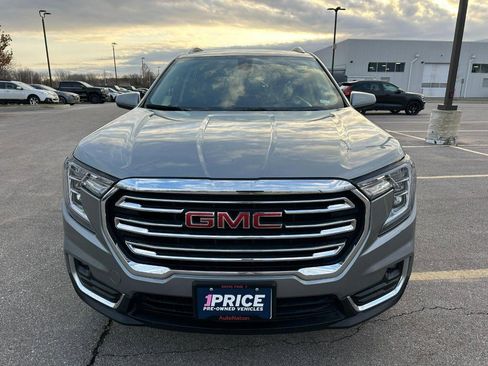 Used 2024 GMC Terrain SLT image 9