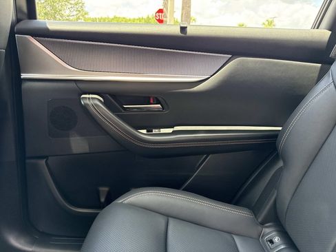 Certified 2026 MAZDA CX-70 3.3 Turbo w/ Preferred Package AWD/4WD image 22