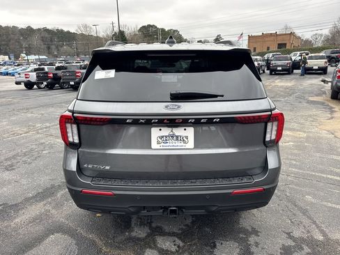 New 2026 Ford Explorer Active RWD image 6