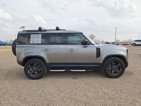 Used 2021 Land Rover Defender 110 SE image 6