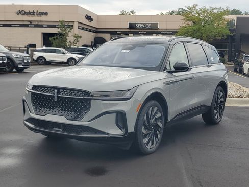 New 2026 Lincoln Nautilus Reserve AWD/4WD image 2