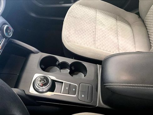 Used 2022 Ford Escape SE FWD image 18