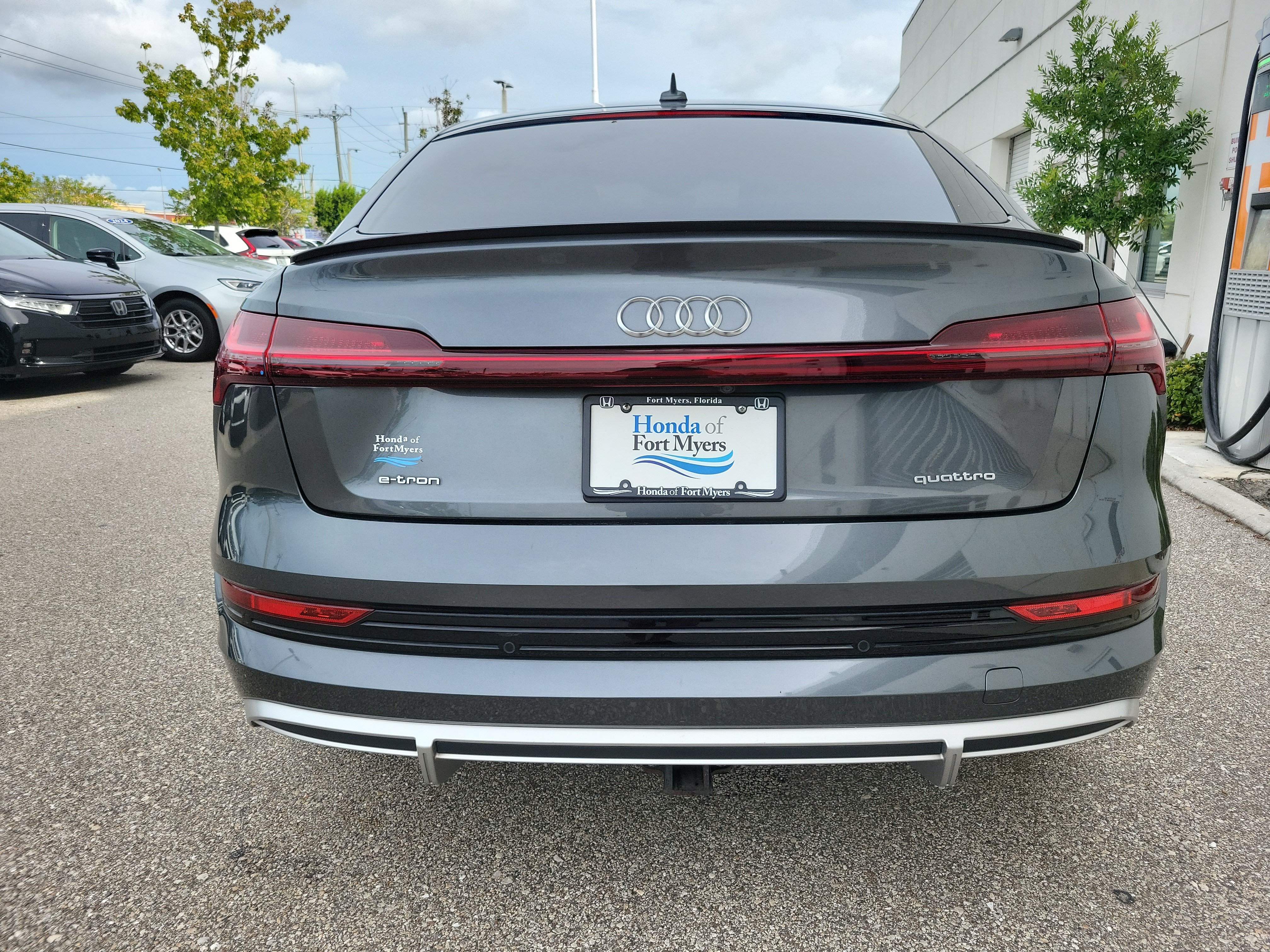 Used 2021 Audi e-tron Premium Plus w/ Premium Plus Package AWD/4WD image 5