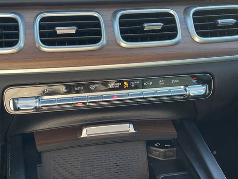 Certified 2023 Mercedes-Benz GLS 580 4MATIC image 34