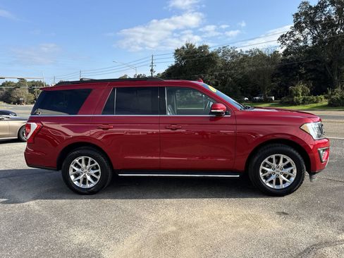 Used 2021 Ford Expedition XLT image 6