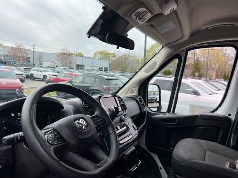 Used 2025 RAM ProMaster 2500 w/ U-Haul Equipment Group FWD image 14