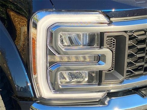 Used 2025 Ford F450 Lariat w/ Chrome Package image 4