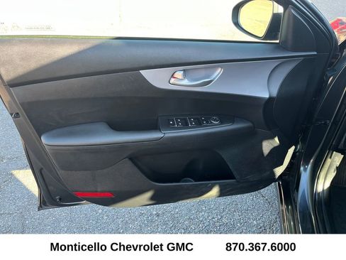 Used 2024 Kia Forte LX image 9