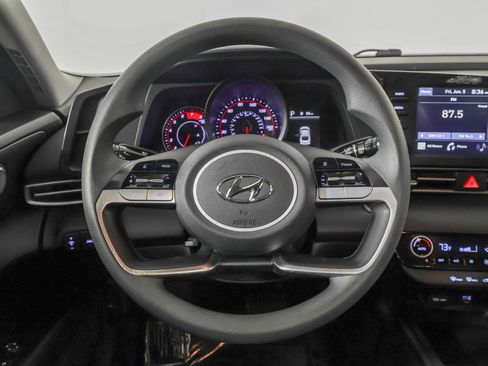 Used 2021 Hyundai Elantra SEL FWD image 25