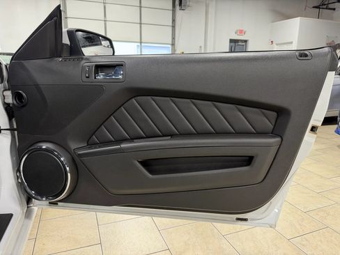 Used 2014 Ford Mustang Premium RWD image 31