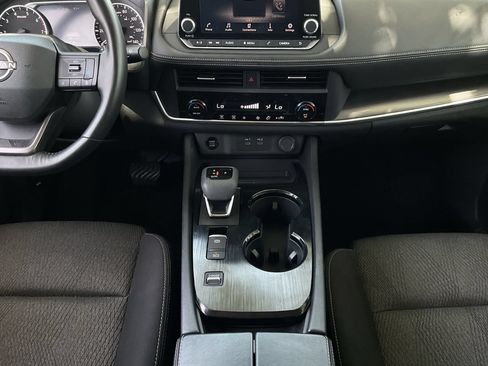 Used 2025 Nissan Rogue SV FWD image 13