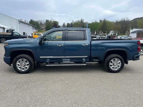 Used 2024 Chevrolet Silverado 2500 High Country w/ Z71 Off-Road Package AWD/4WD image 2