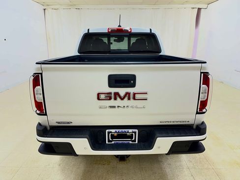 Used 2021 GMC Canyon Denali image 4