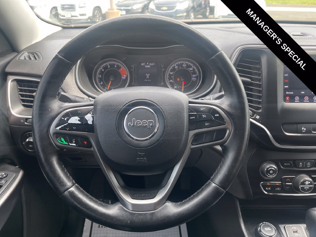 Used 2019 Jeep Cherokee Latitude Plus w/ Comfort/Convenience Group AWD/4WD image 21
