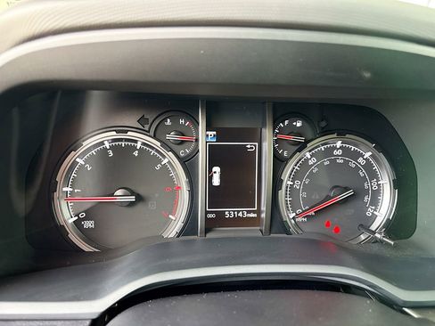 Used 2023 Toyota 4Runner TRD Off-Road Premium w/ Moonroof Package AWD/4WD image 34