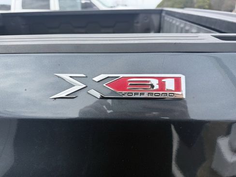 Used 2019 GMC Sierra 1500 SLT w/ SLT Premium Package image 11