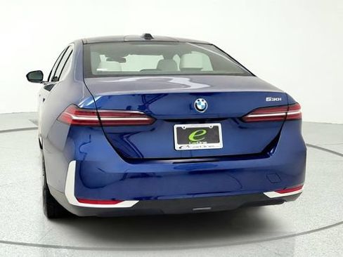 Used 2026 BMW 530i RWD image 7