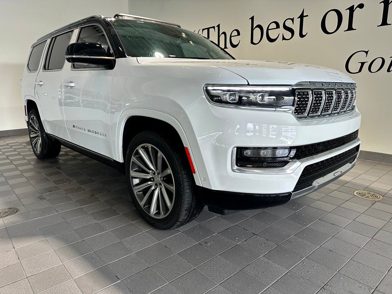 Used 2023 Jeep Grand Wagoneer Series II w/ Premium Group II AWD/4WD image 1