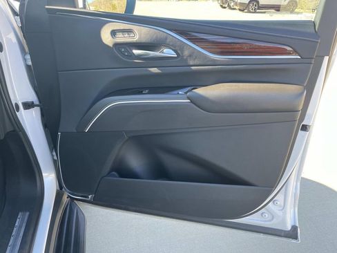 Used 2021 Cadillac Escalade Premium Luxury w/ Performance Package image 23