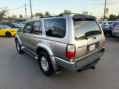 Used 2002 Toyota 4Runner SR5 AWD/4WD image 7