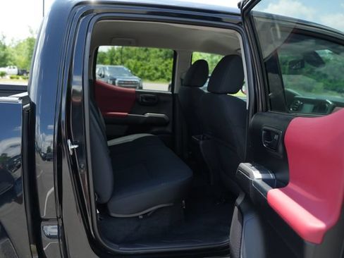 Used 2019 Toyota Tacoma SR5 RWD image 20