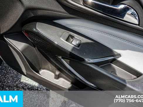 Used 2025 Chevrolet Trax LT w/ LT Convenience Package FWD image 48