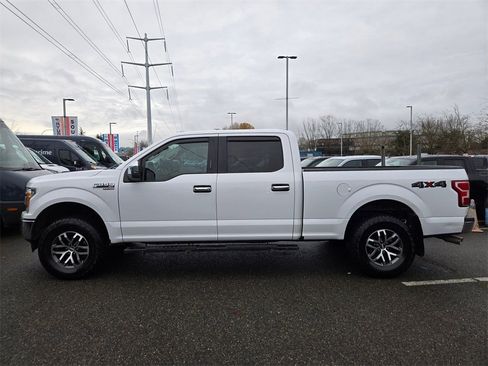 Used 2018 Ford F150 XLT w/ Trailer Tow Package image 8