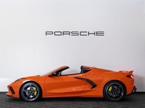 Used 2021 Chevrolet Corvette Stingray Premium Cpe w/ Z51 Performance Package RWD image 2