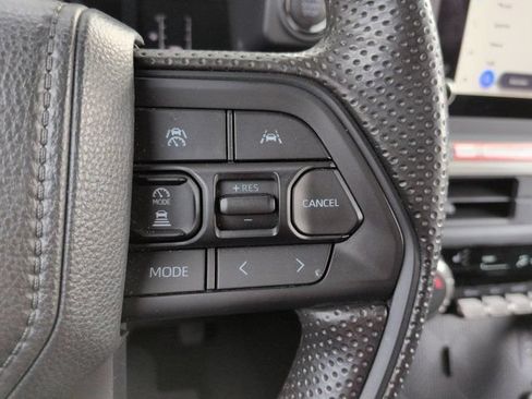 Used 2025 Toyota Tacoma SR5 AWD/4WD image 24