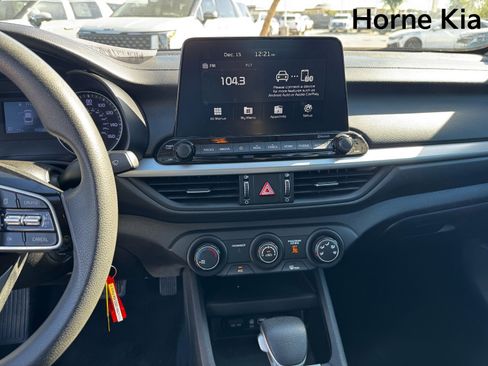 Used 2021 Kia Forte LXS image 20