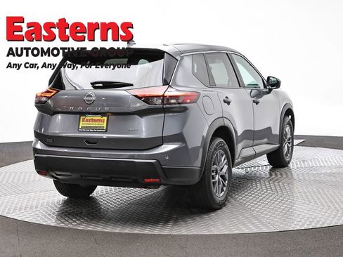Used 2024 Nissan Rogue S AWD/4WD image 5