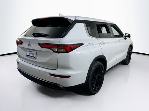 Used 2022 Mitsubishi Outlander ES image 5