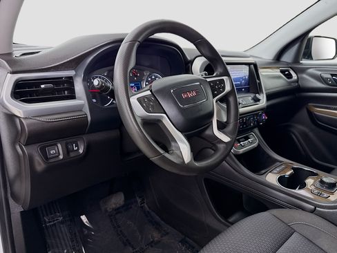 Used 2023 GMC Acadia SLE w/ Driver Convenience Package FWD image 11