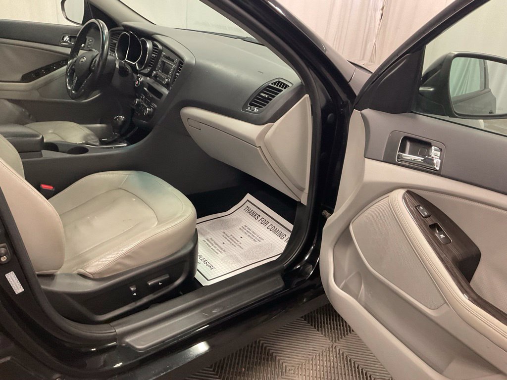 Used 2011 Kia Optima EX FWD image 28