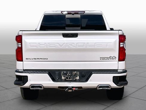 Used 2022 Chevrolet Silverado 1500 High Country w/ Z71 Off-Road Package AWD/4WD image 6
