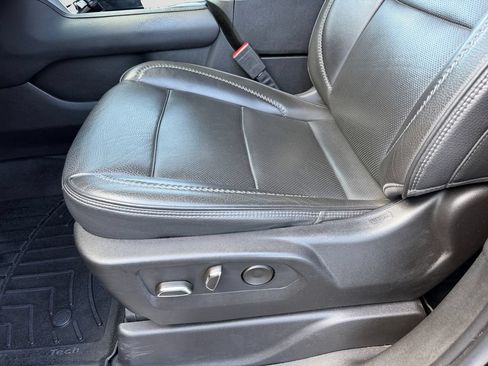 Used 2022 GMC Yukon Denali AWD/4WD image 25