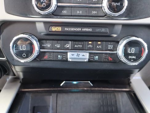 Used 2022 Ford F350 Lariat w/ Lariat Ultimate Package AWD/4WD image 41