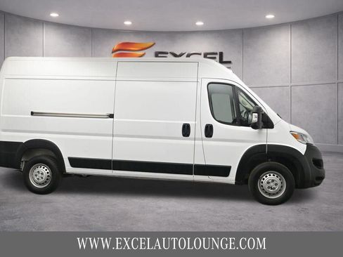 Used 2025 RAM ProMaster 2500 w/ Convenience Group FWD image 10