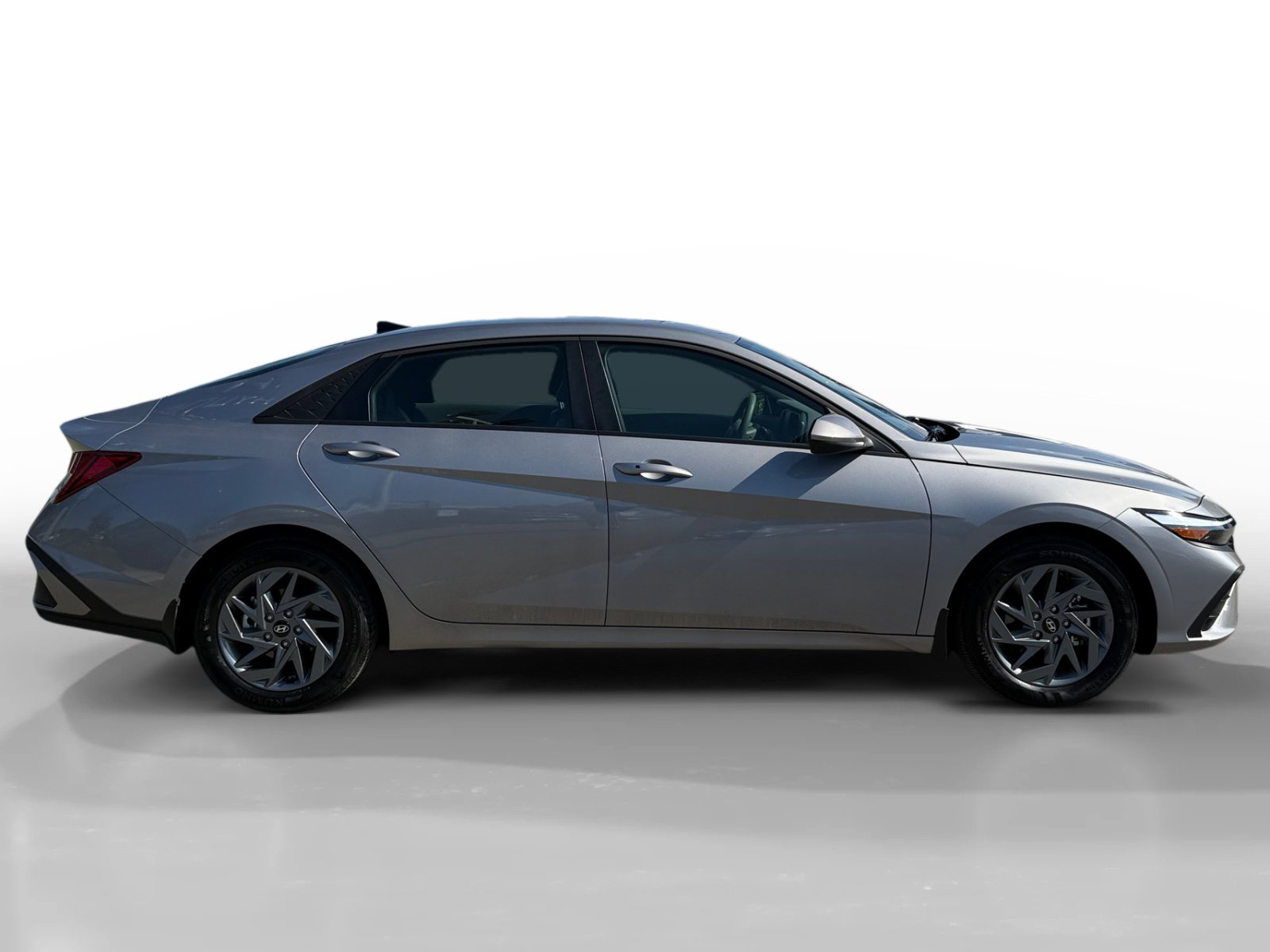 Certified 2026 Hyundai Elantra Hybrid FWD image 6