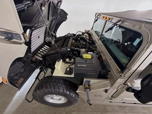 Used 2003 HUMMER H1 4-Door Open Top AWD/4WD image 51