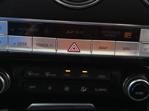 Used 2019 Kia Stinger Premium image 22